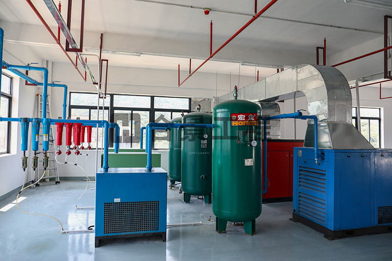 東莞盈灃科技有限公司工程緊鑼密鼓施工中，為迎接竣工全力奮戰(zhàn)！